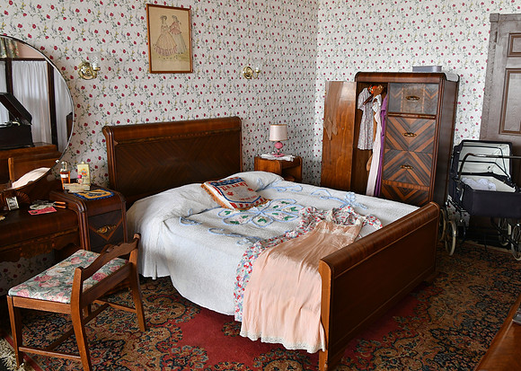 40's Bedroom