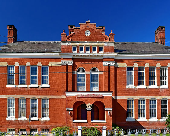 Poplar Street School Building
